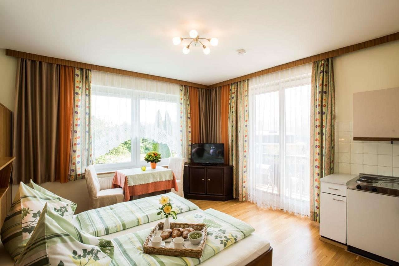 Gaestehaus Karawankenblick Apartment Drobollach am Faakersee Bagian luar foto